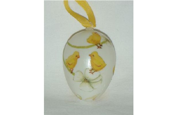 Velikonoční dekorativní bílé závěsné vajíčko